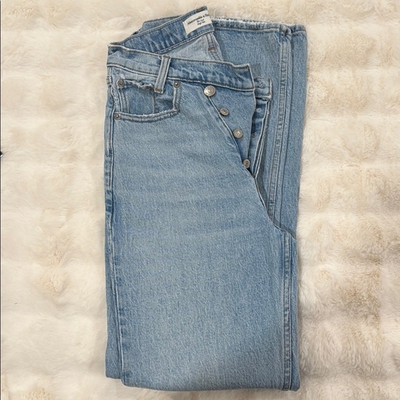 Abercrombie & Fitch Denim - ABERCROMBIE & FITCH High Rise Jeans